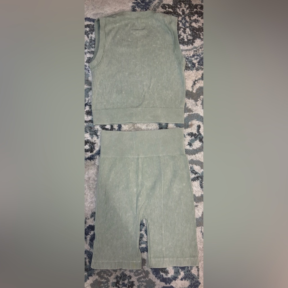 AURA Ribbed Workout Set - Picture 4 of 5